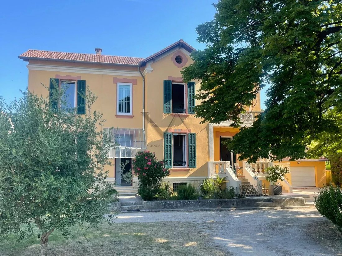 Estate in Sauzet, Auvergne-Rhône-Alpes, France 1 - 15179678