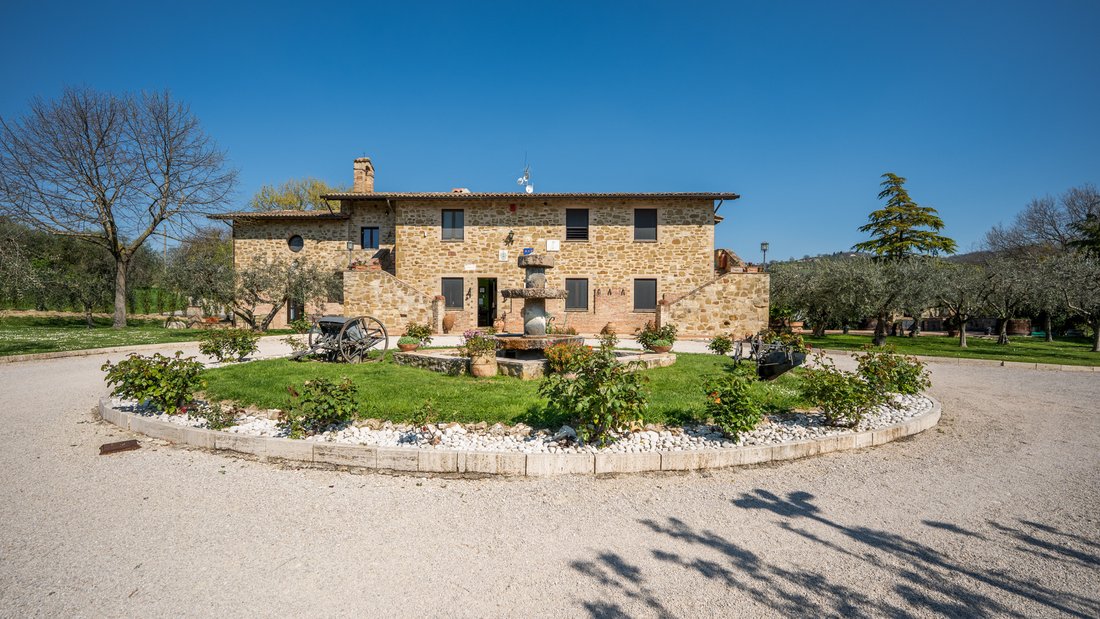 Country House in Assisi, Umbria, Italy 5 - 18372159