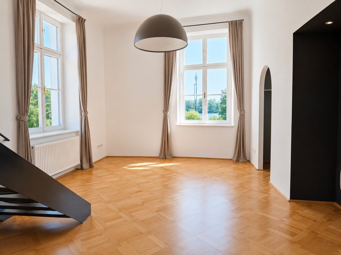 Vienna, Wien, Austria 2 - 17046480