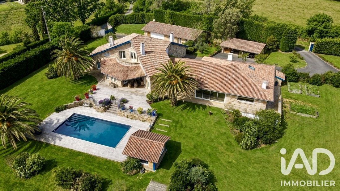 House in Mendi-Choko-Karrikatxar-Olhette, Urrugne, France 2 - 16938703