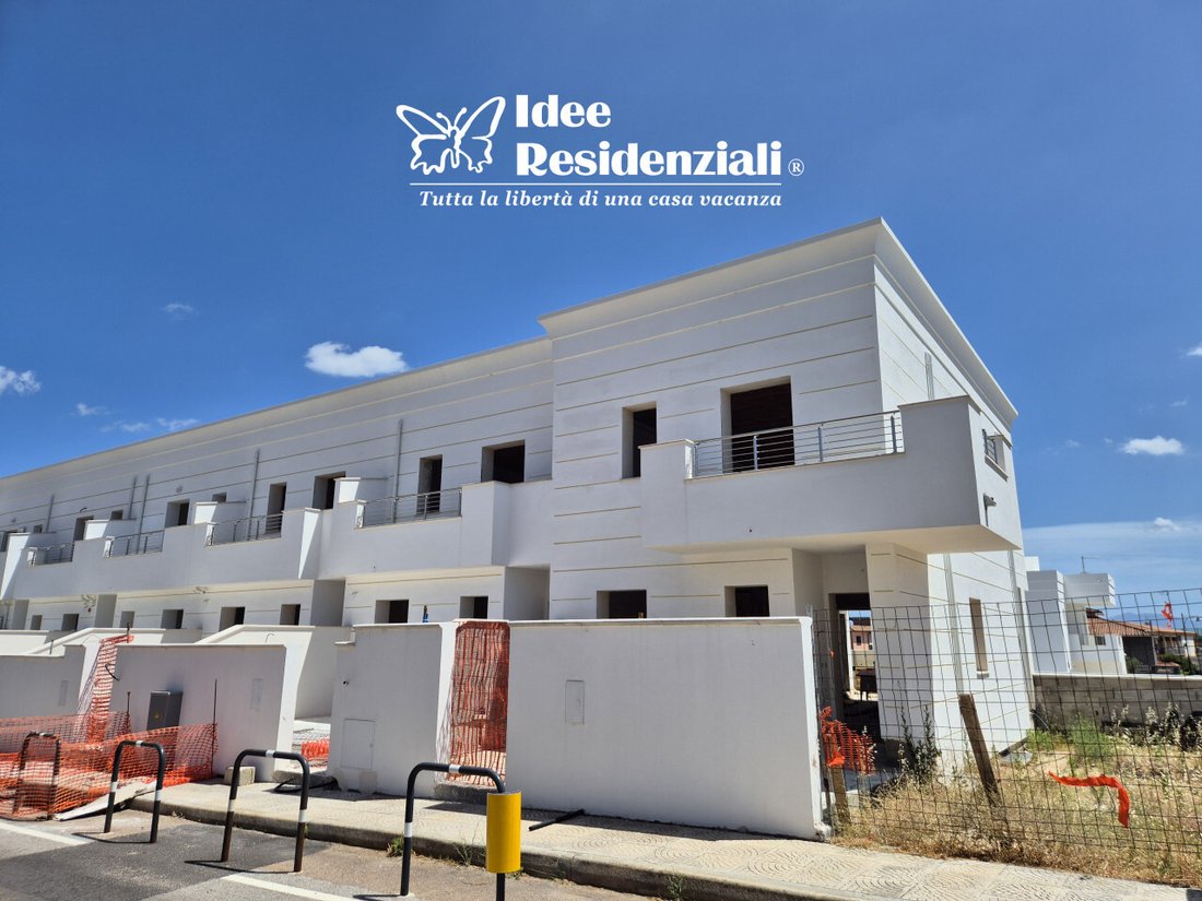 Villa in Aldo Moro Avenue, Olbia, Italy 2 - 18371745