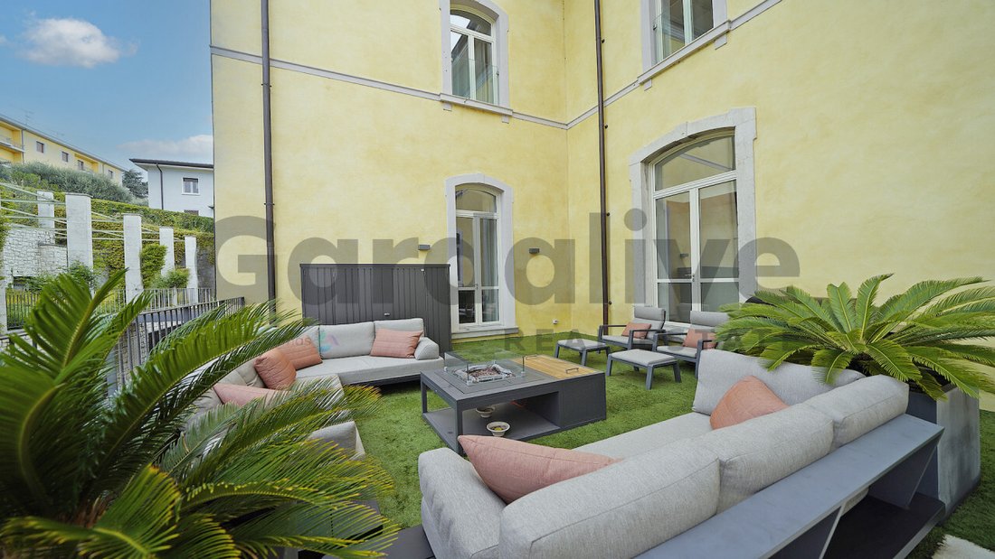 Apartamento en Salò, Lombardía, Italia 1 - 18371747