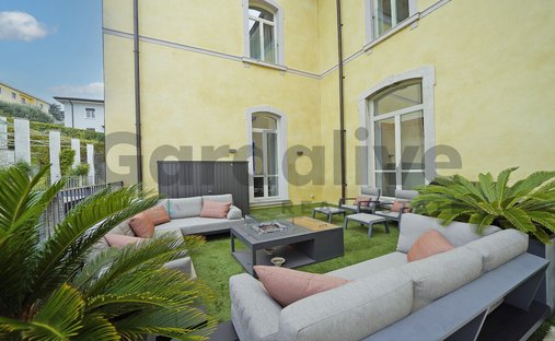 Apartamento en Salò, Lombardía, Italia 1