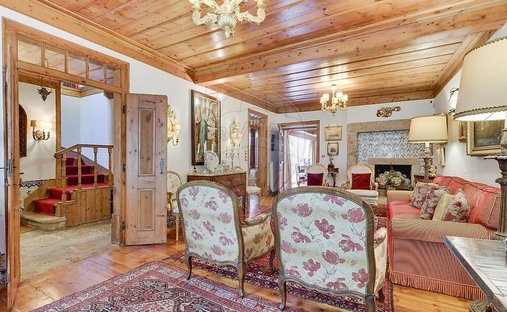 Villa in Carnide, Lisbon, Portugal 1