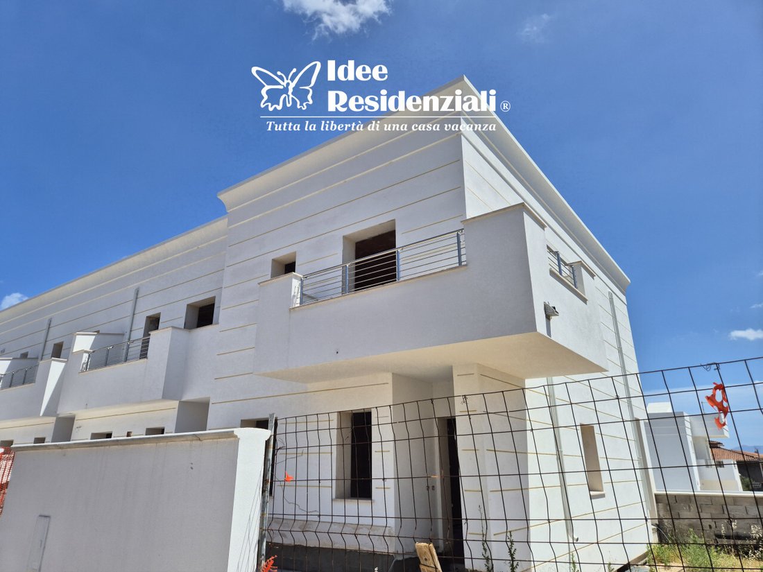 Villa in Aldo Moro Avenue, Olbia, Italy 3 - 18371745