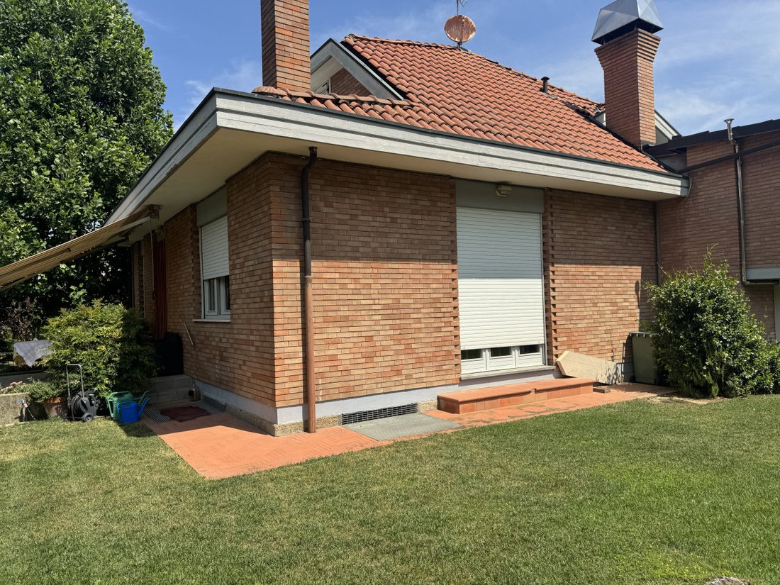 Villa in Alba, Piedmont, Italy 1 - 18371739
