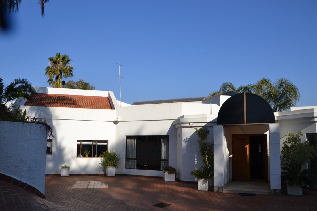 House in Hartbeespoort, North West, South Africa 5 - 18371865
