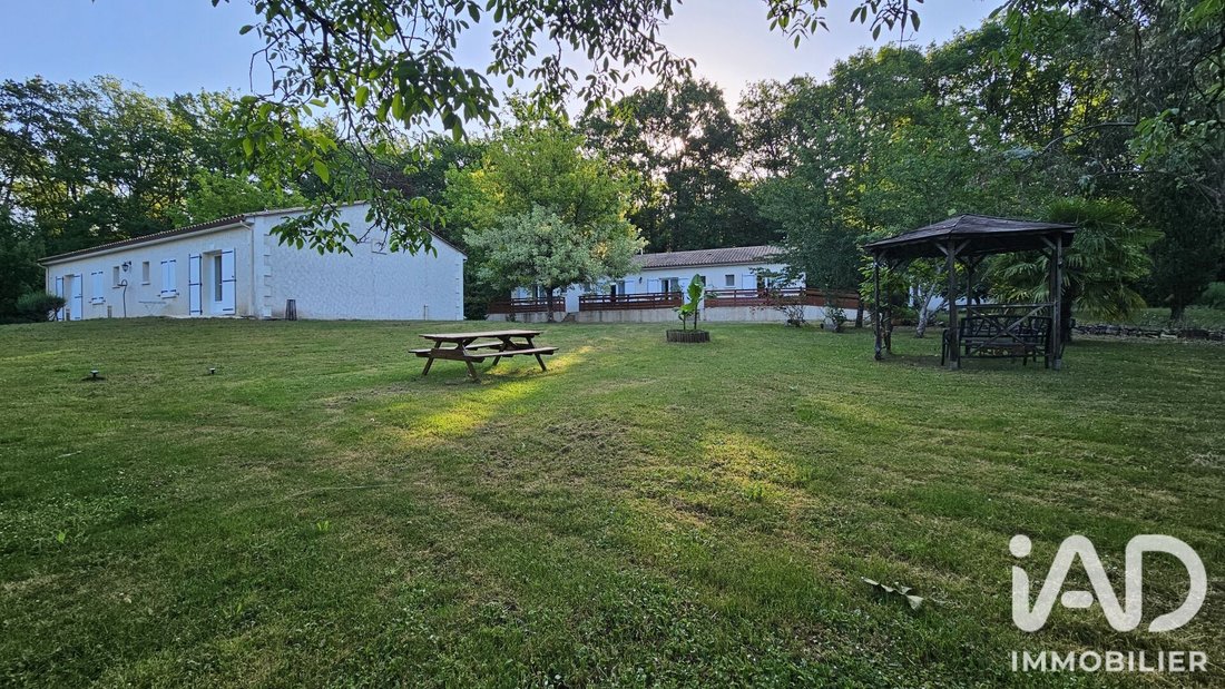 Andere in Dirac, Neu-Aquitanien, Frankreich 2 - 18047427
