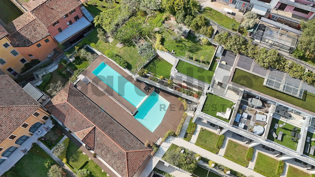 Apartamento en Salò, Lombardía, Italia 3 - 18371747