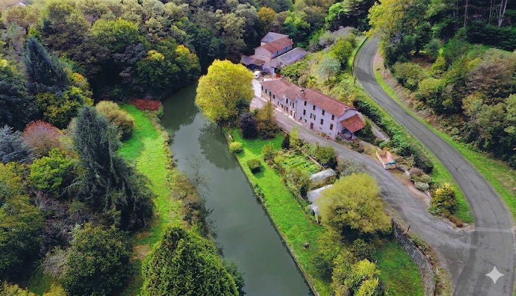 Villa in Rochechouart, Nouvelle-Aquitaine, France 1 - 18055849