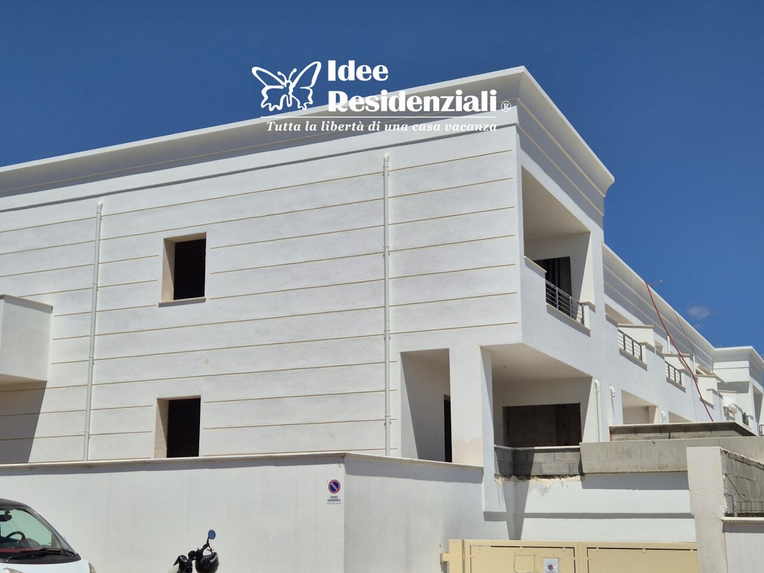 Villa in Aldo Moro Avenue, Olbia, Italy 1 - 18371745
