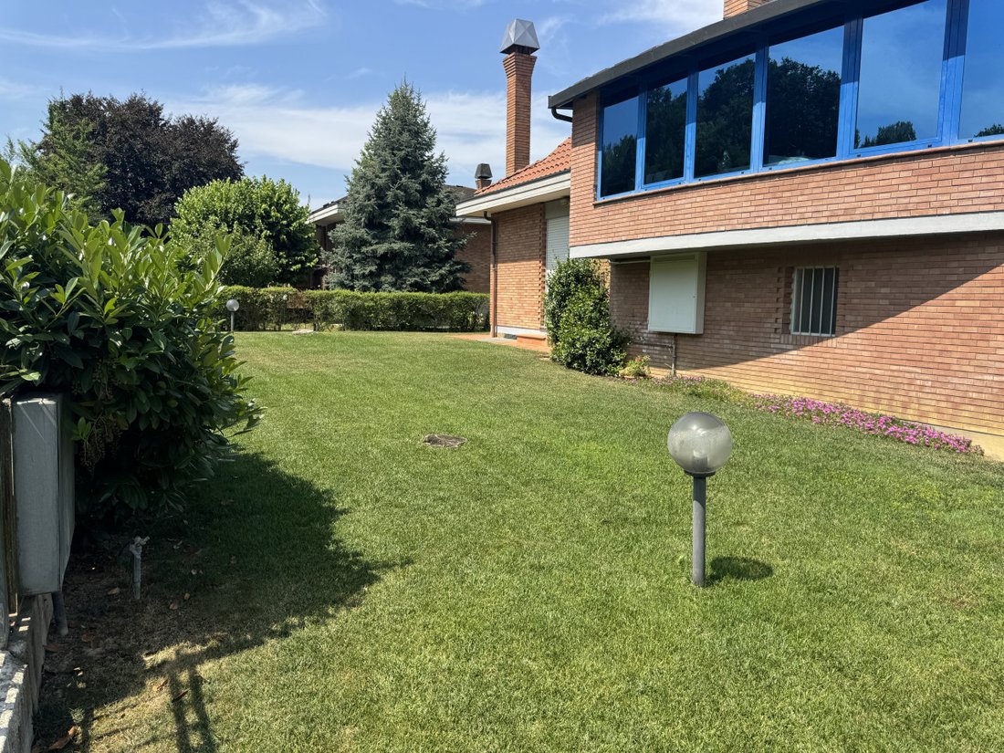 Villa in Alba, Piedmont, Italy 4 - 18371739