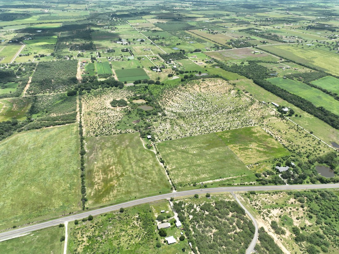 Farm Ranch in Saint Hedwig, Texas, United States 1 - 18372131