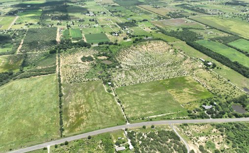 Farm Ranch in Saint Hedwig, Texas, United States 1