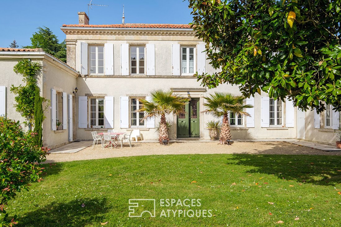 Villa in Francois, Nouvelle-Aquitaine, France 1 - 18368592