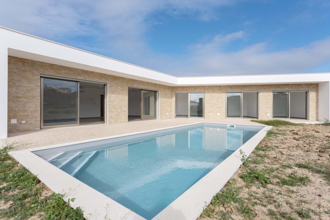 Villa in Foz do Arelho, Leiria District, Portugal 1 - 18372038