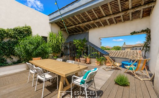 Villa in La Ville, L'Isle-sur-la-Sorgue, France 1