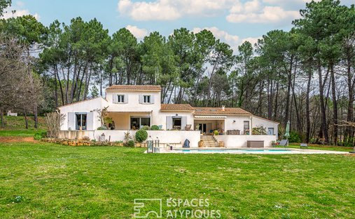 Villa in Roussillon, Provence-Alpes-Côte d'Azur, France 1