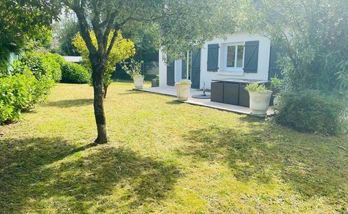 Villa in Bernus-Kergypt-Keruzen-Campen, Vannes, France 1