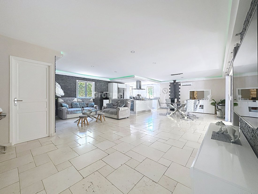 Villa in Grand'Piece-Les Plaines, Mouans-Sartoux, France 2 - 18367783