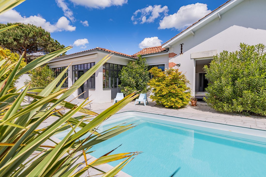 Villa in Lanton, Nouvelle-Aquitaine, France 1 - 18367899