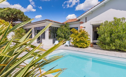Villa a Lanton, Nuova Aquitania, Francia 1