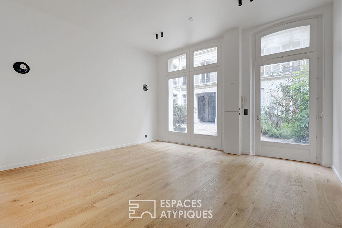 Apartment in Elysées-Madeleine, Paris 8e Arrondissement, Paris 2 - 18368383