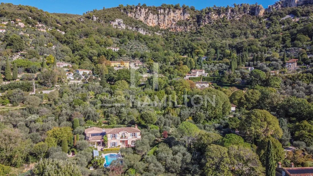 Villa in Grasse, Provence-Alpes-Côte d'Azur, France 1 - 17992462