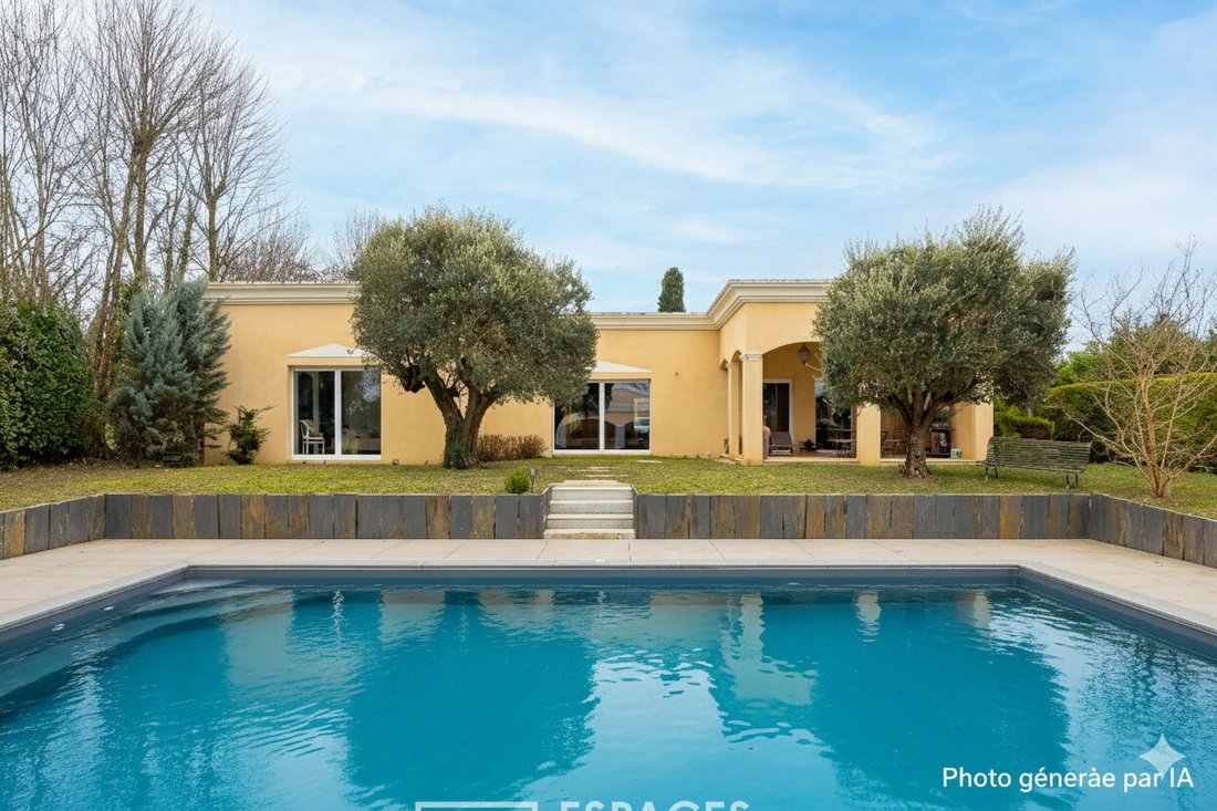 Villa in Genas, Auvergne-Rhône-Alpes, France 1 - 18369222
