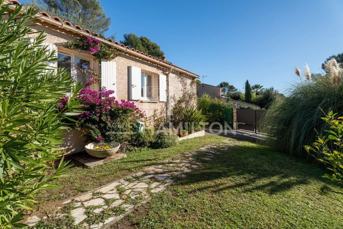 Villa in Bois Fleuri-Chevre d'Or-Saint Philippe, Biot, France 1 - 17992311