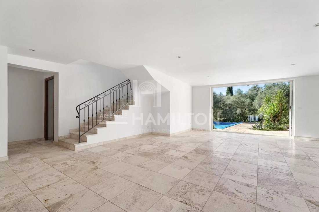 Villa in Grasse, Provence-Alpes-Côte d'Azur, France 5 - 17992447