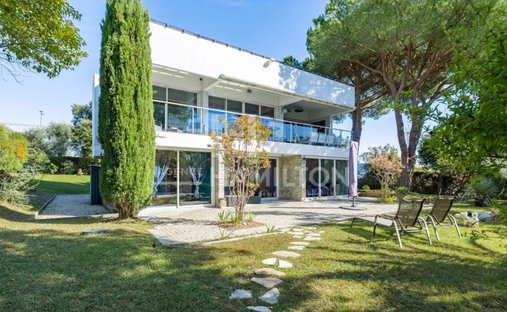 Villa in Bois Fleuri-Chevre d'Or-Saint Philippe, Biot, France 1