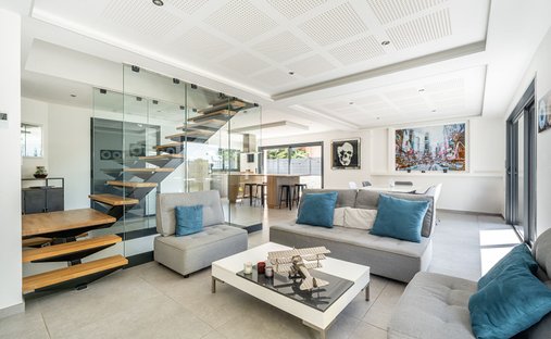 Villa in Charly, Auvergne-Rhône-Alpes, France 1