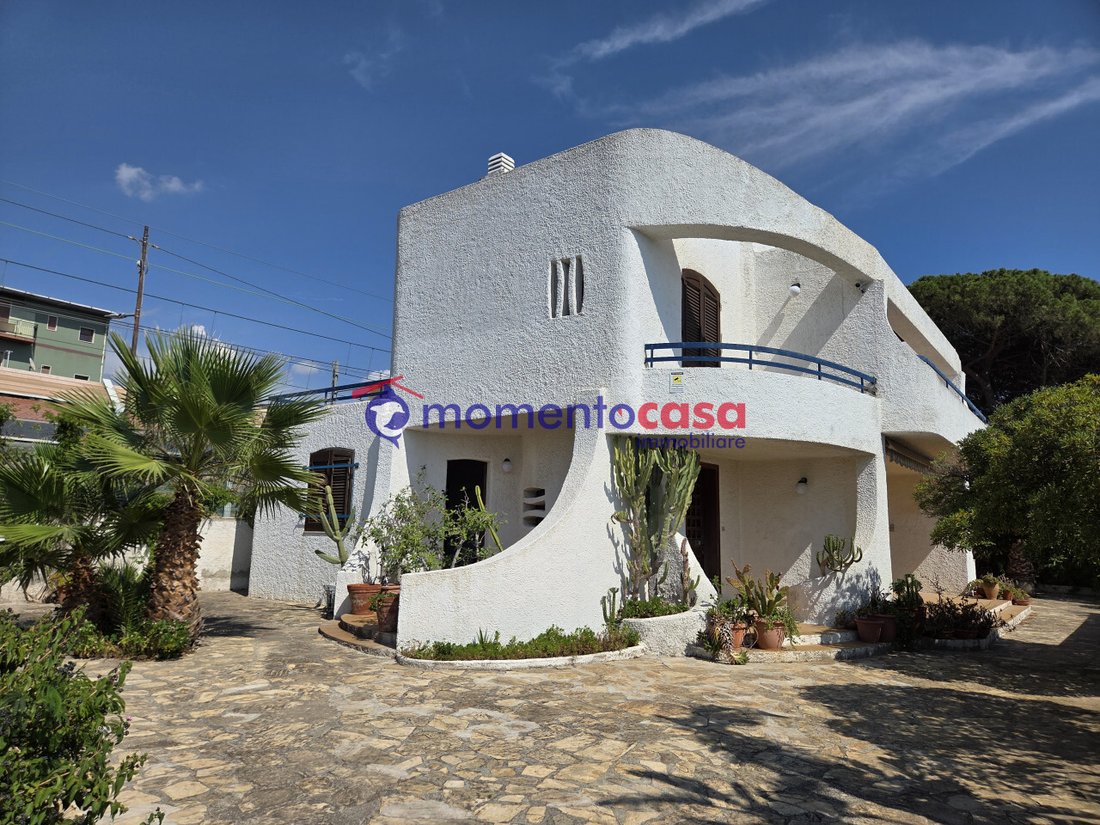 Villa in Reggio Sud, Reggio Calabria, Calabria 1 - 18371752
