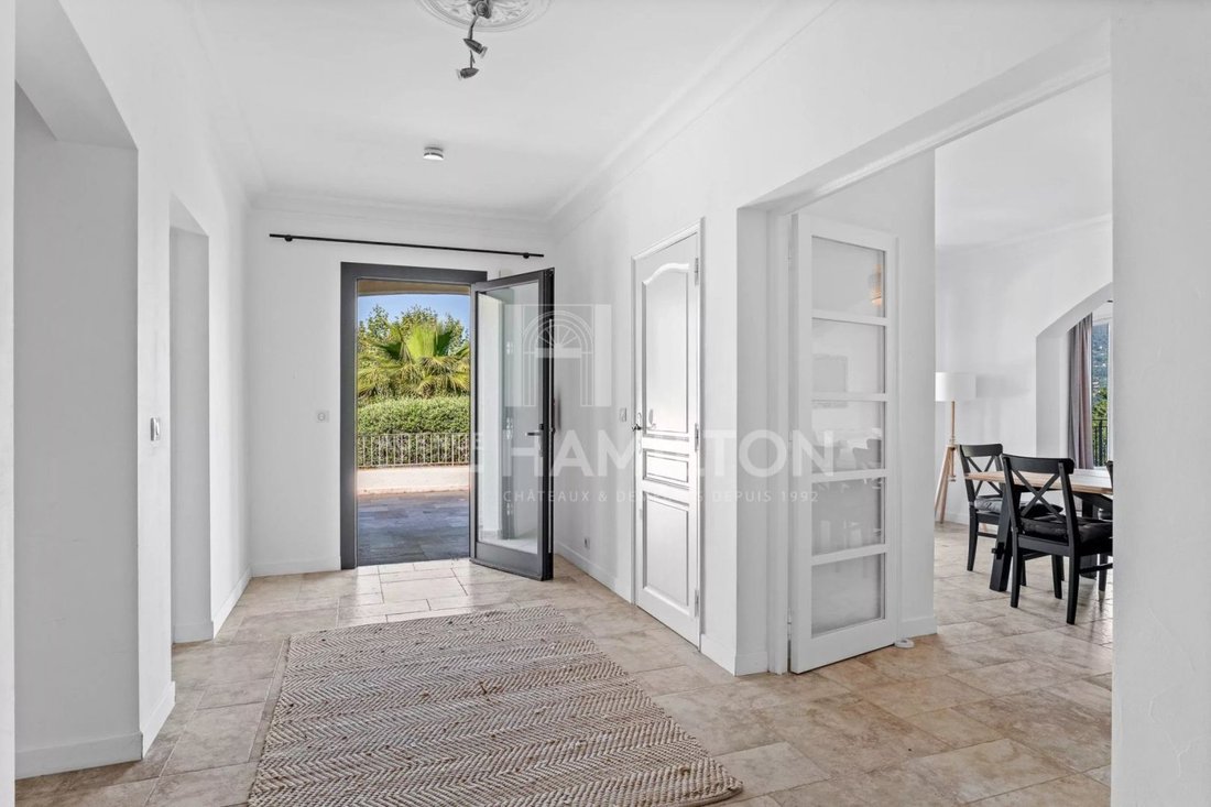 Villa in Grasse, Provence-Alpes-Côte d'Azur, France 3 - 17992457