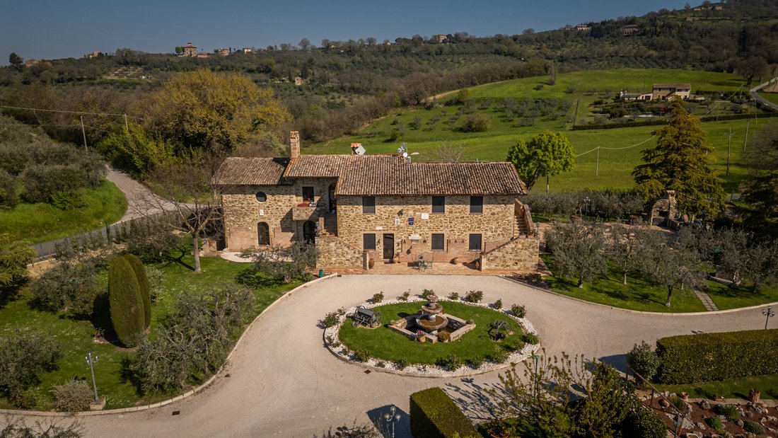 Country House in Assisi, Umbria, Italy 2 - 18372159