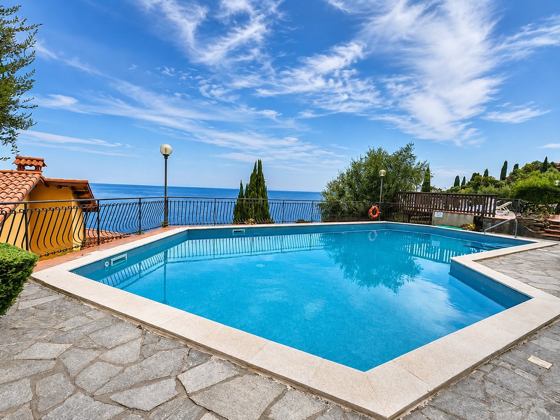 Apartment in Grimaldi di Ventimiglia, Ventimiglia, Liguria 3 - 18372224