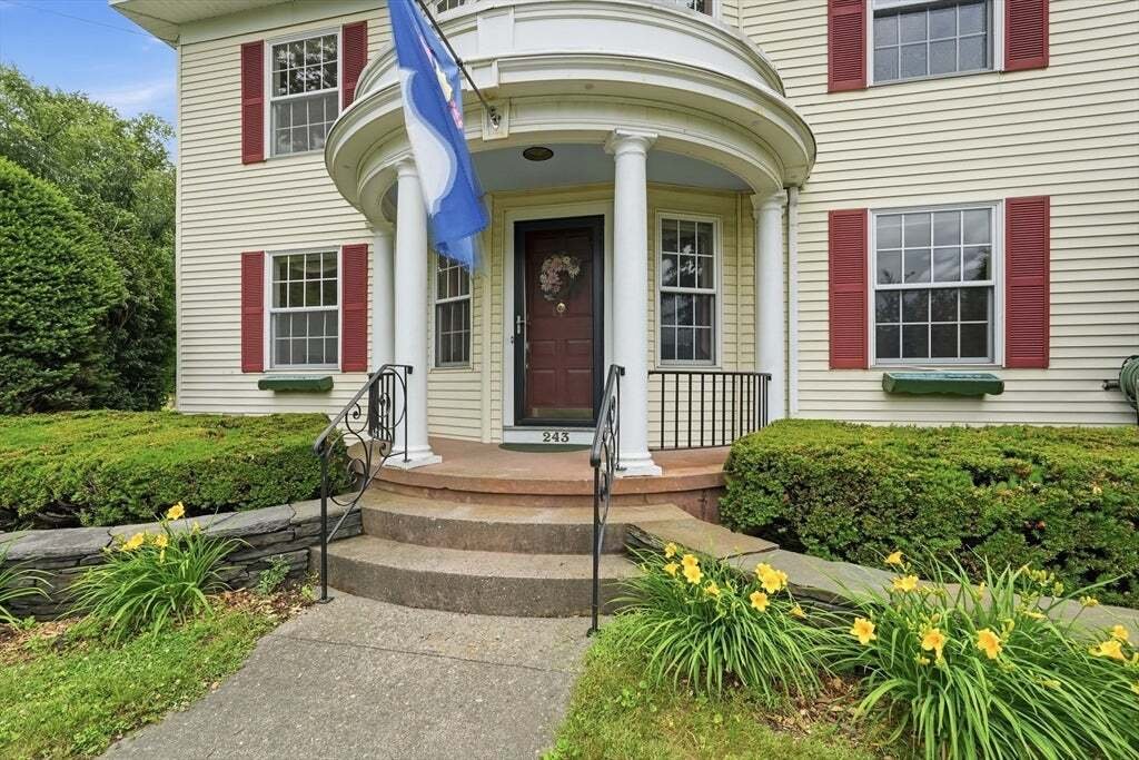 House in Greenfield, Massachusetts, United States 4 - 18372278