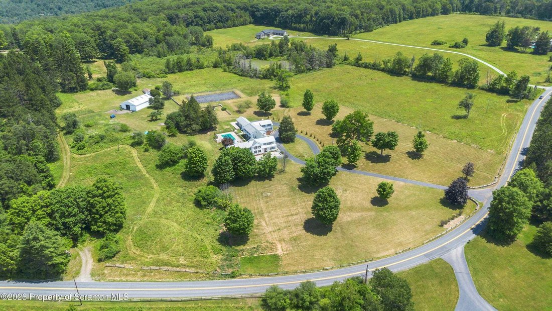 House in Dalton, Pennsylvania, United States 5 - 18372216