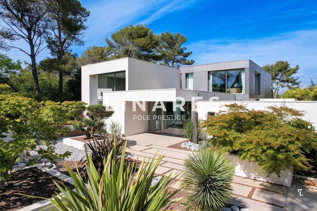 Villa in Grand Sud- Aix la Duranne, Aix-en-Provence, France 1 - 18372735