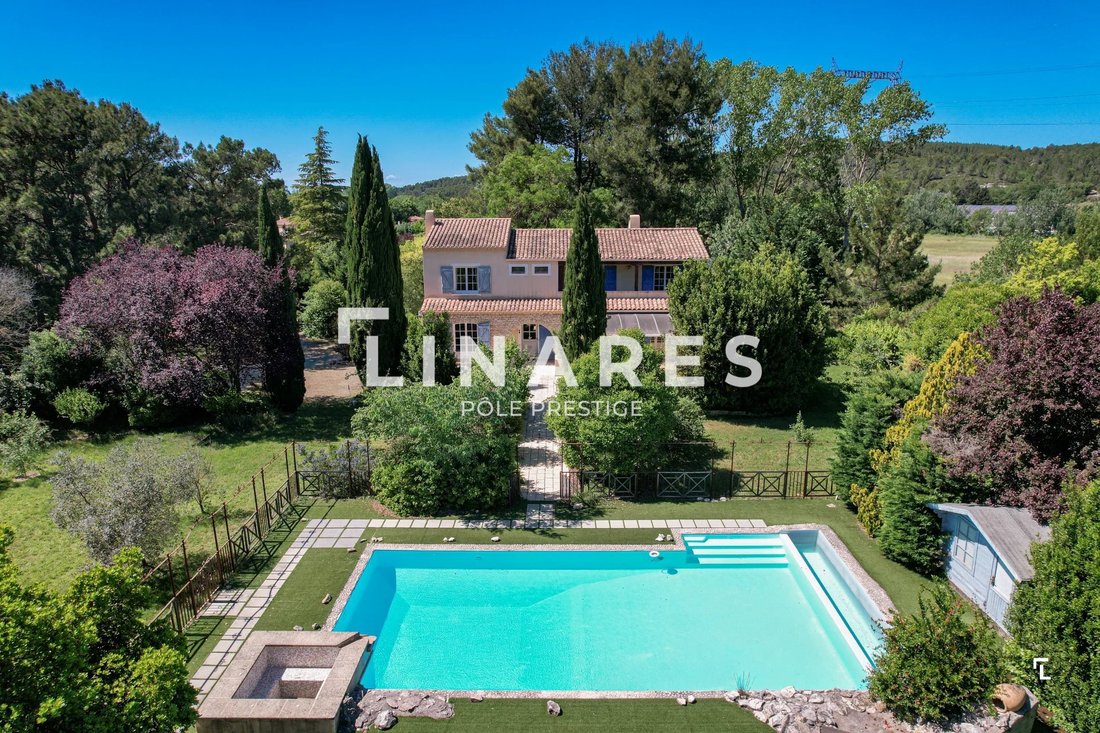House in Bouc-Bel-Air, Provence-Alpes-Côte d'Azur, France 1 - 18372759
