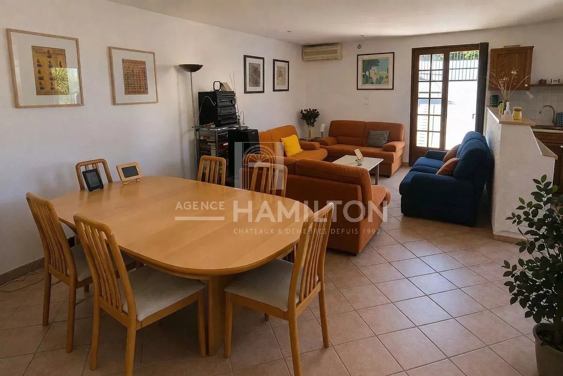 Villa in Le Rouret, Provence-Alpes-Côte d'Azur, France 4 - 17992342