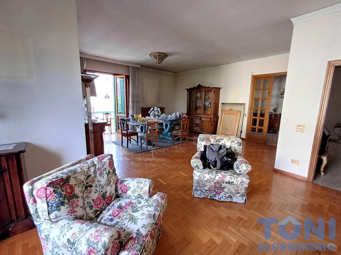 Villa in Hospital Zone, Empoli, Tuscany 3 - 18378425