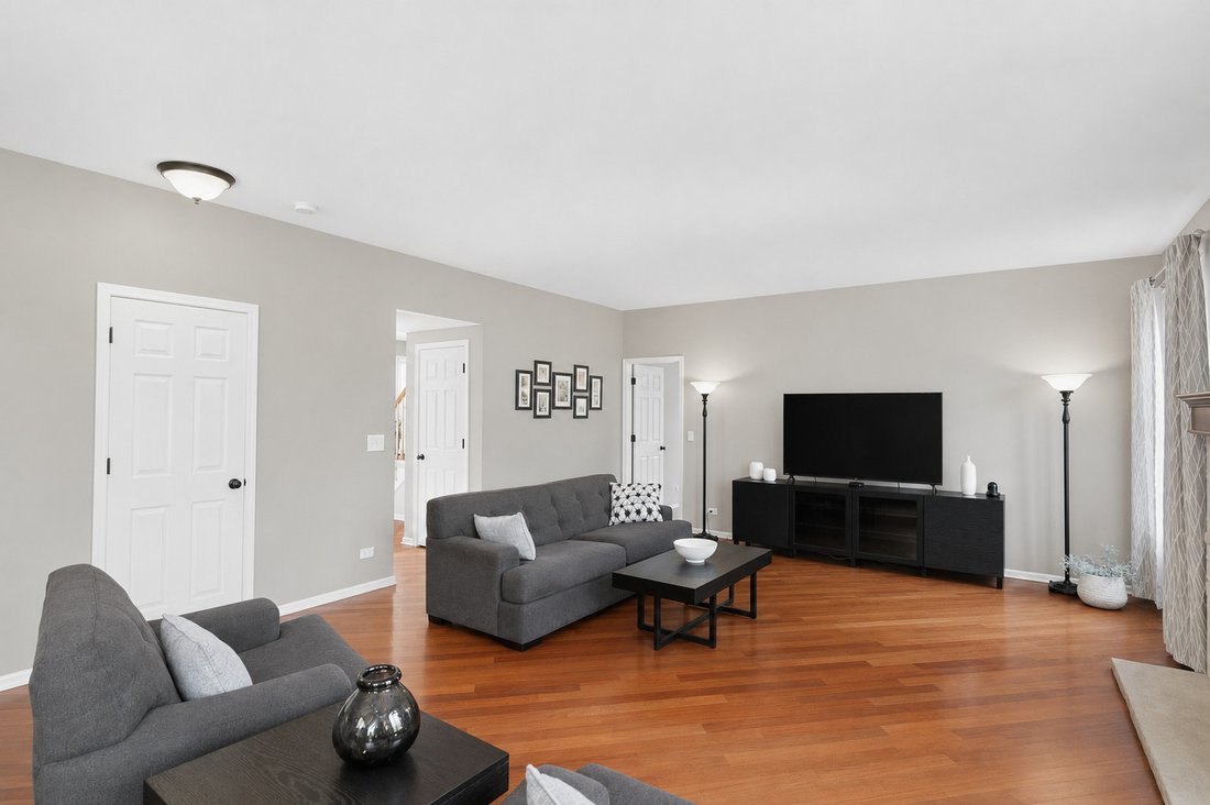 House in Hoffman Estates, Illinois, United States 3 - 18379144