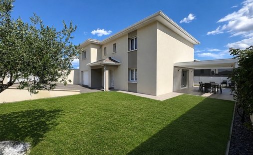 House in Nord, Jonage, France 1