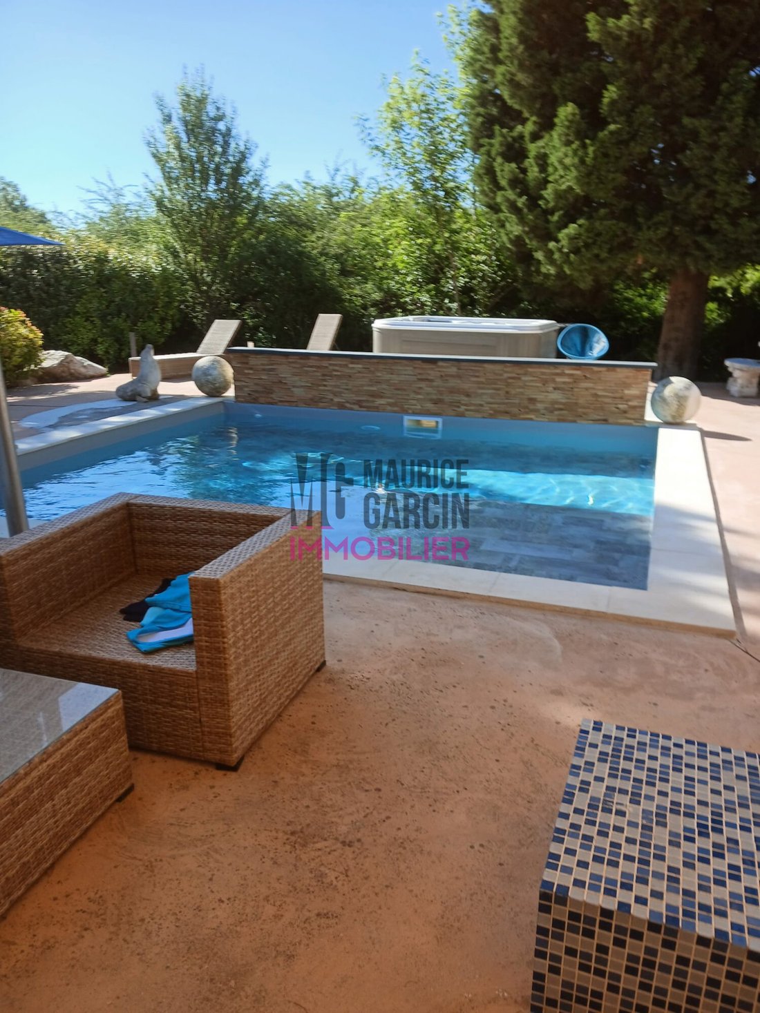 House in Ouest, Entraigues-sur-la-Sorgue, France 2 - 18385790