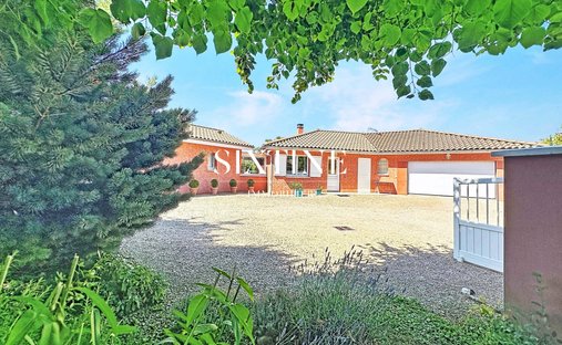House in Satolas-et-Bonce, Auvergne-Rhône-Alpes, France 1