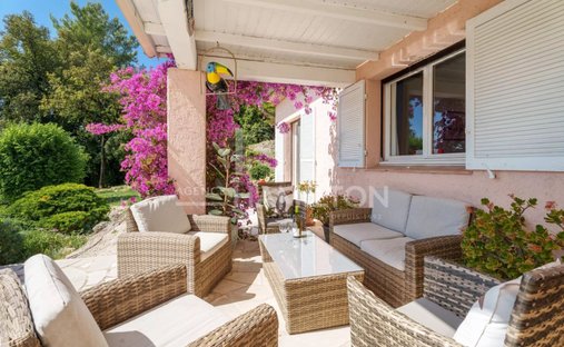 Villa in Grasse, Provence-Alpes-Côte d'Azur, France 1