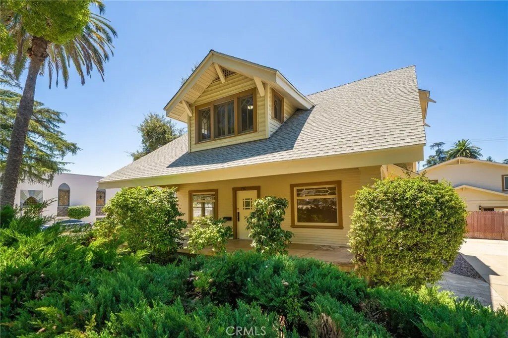 La Verne, California, United States 1 - 18193836
