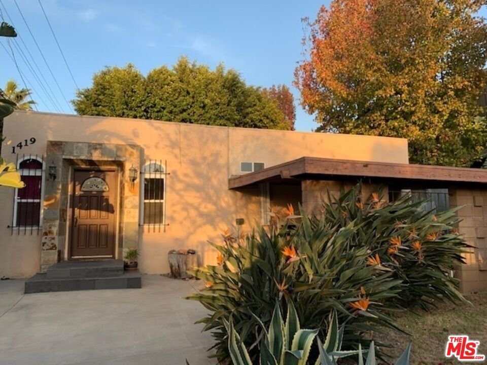 Santa Monica, California, United States 3 - 18377830